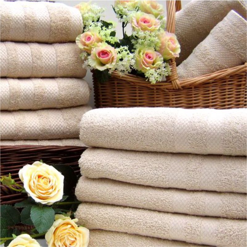 Ręcznik frotte beżowy 70 × 140 cm