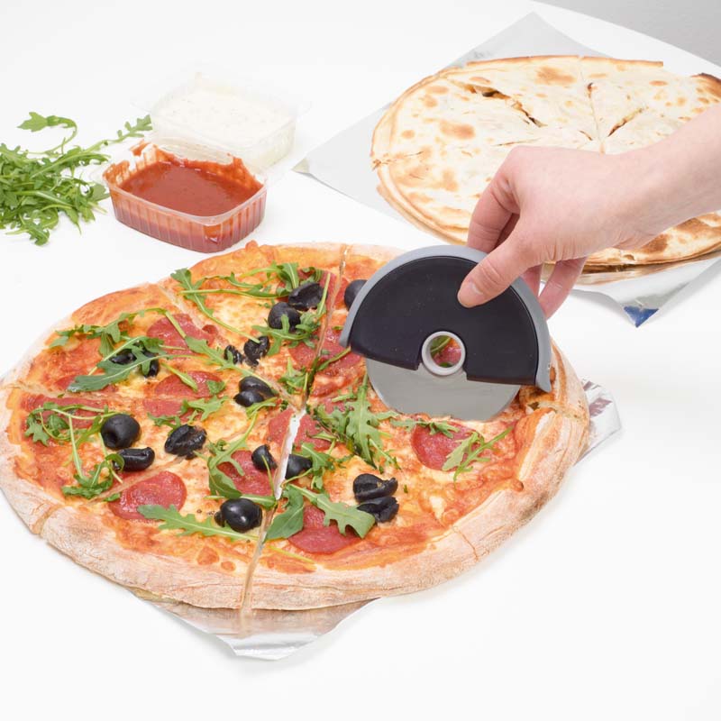 Nóż do pizzy z osłonką 