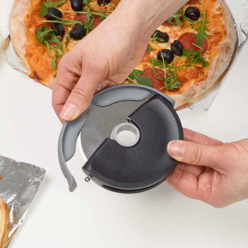 Nóż do pizzy z osłonką 