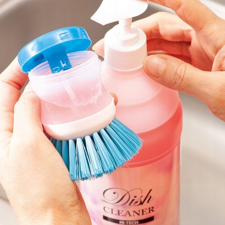Szczotka do mycia naczyń z dozownikiem na płyn