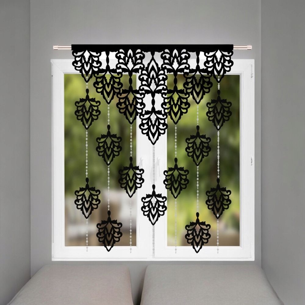 Panel okienny 100x150 czarny z ażurowymi liśćmi i koralikami