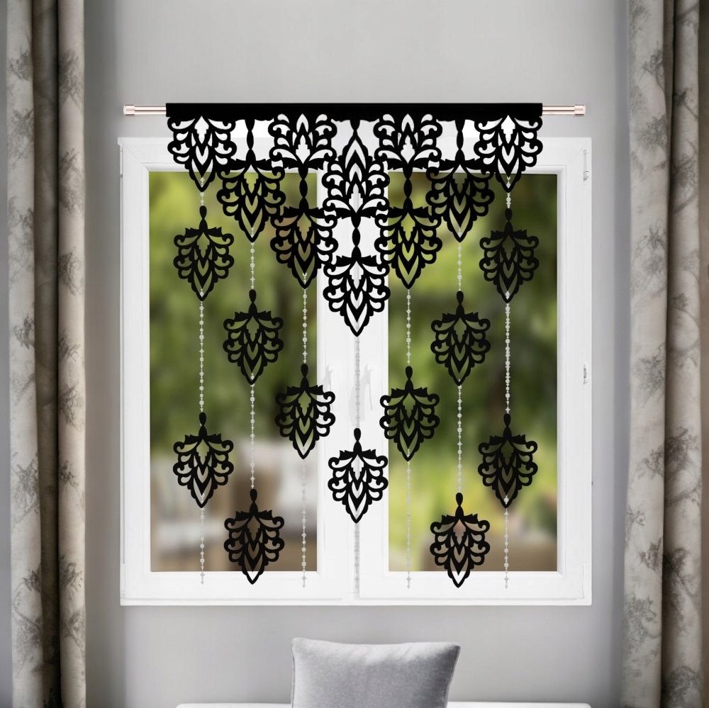 Panel okienny 100x150 czarny z ażurowymi liśćmi i koralikami