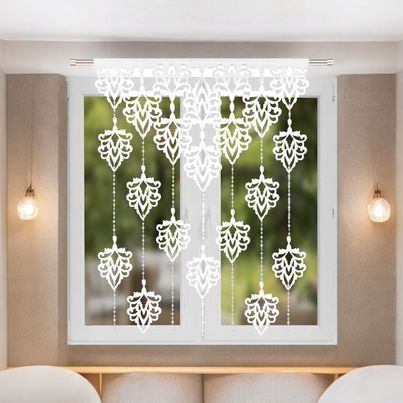 Panel okienny 100x150 biały z ażurowymi liśćmi i koralikami