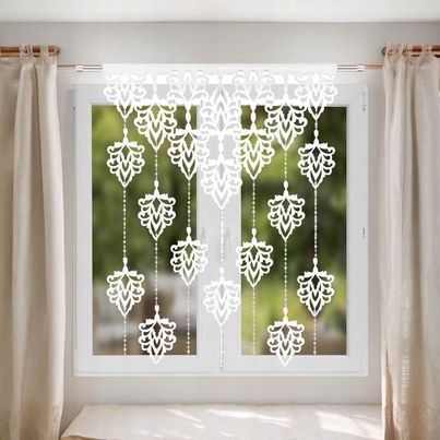Panel okienny 100x150 biały z ażurowymi liśćmi i koralikami
