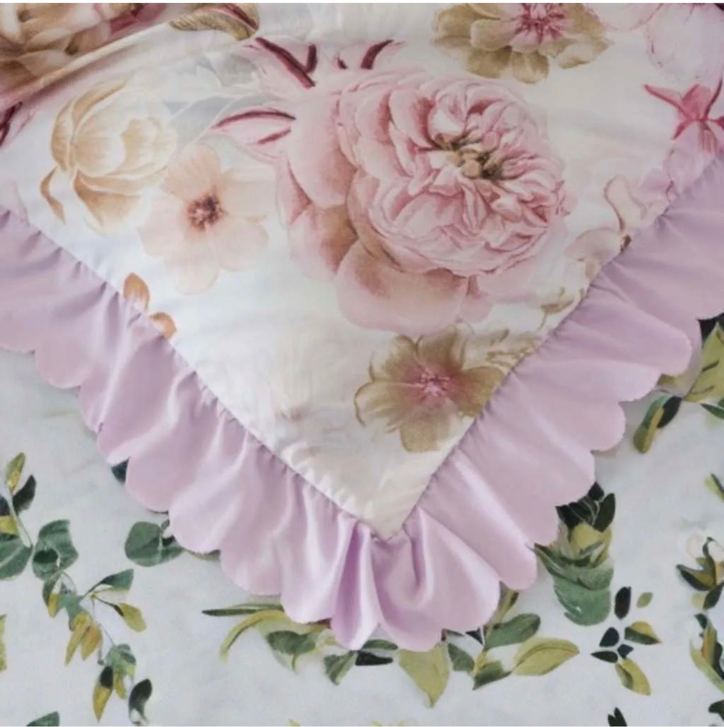 3-częściowy komplet pościeli z falbanami, różowy w kwiaty, 200x220 cm