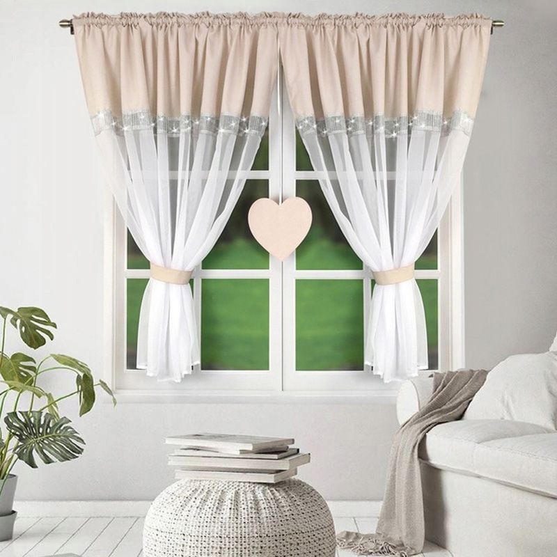 Beżowo-biała firanka z cyrkoniami i sercem 400x145 cm