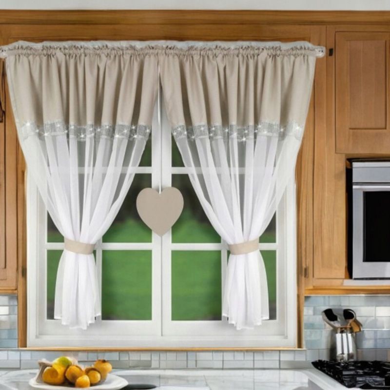 Beżowo-biała firanka z cyrkoniami i sercem 400x145 cm