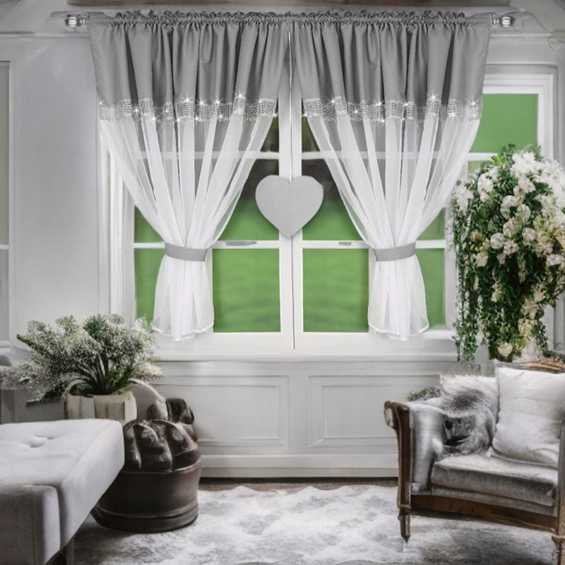 Szaro-biała firanka z cyrkoniami i sercem 400x145 cm