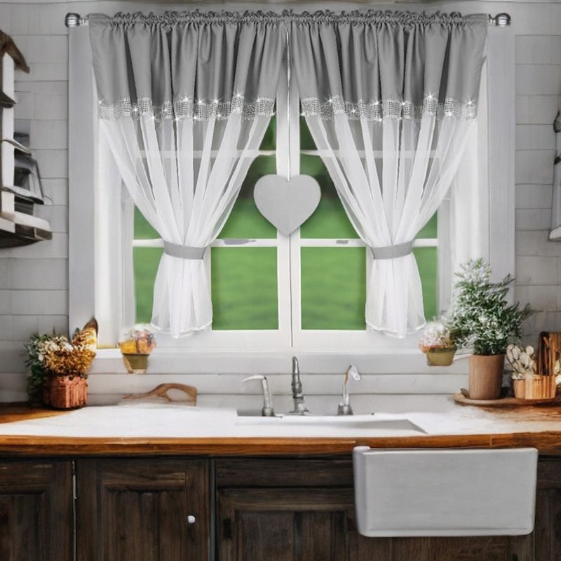 Szaro-biała firanka z cyrkoniami i sercem 400x145 cm