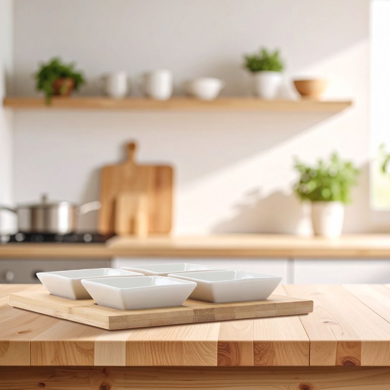 Komplet do serwowania przystawek 4 miseczki + deska