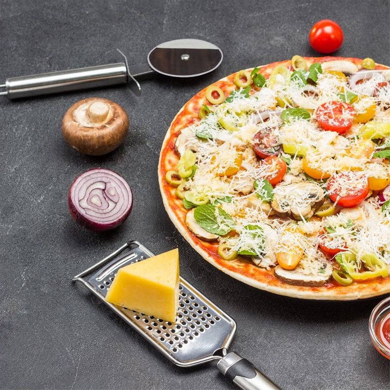 Stalowy nóż do pizzy okrągły