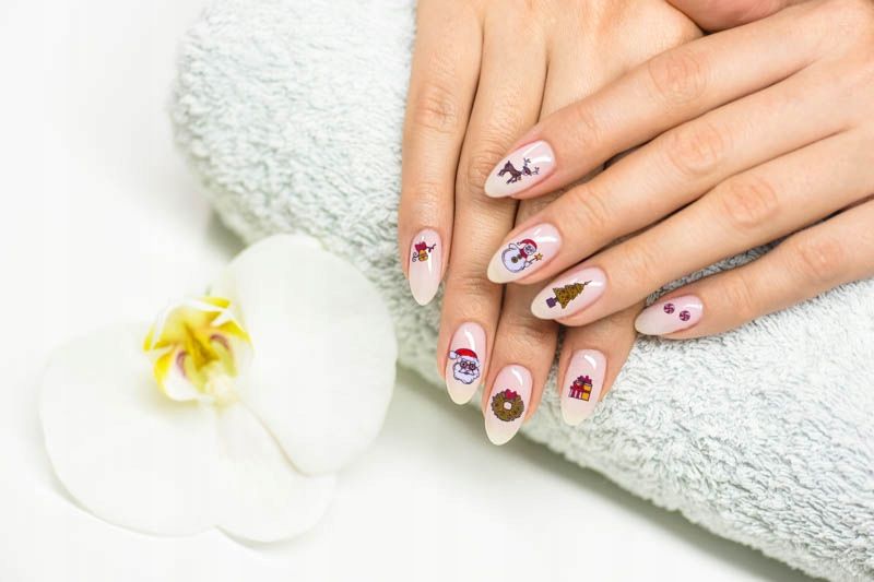 Naklejki fluo na paznokcie